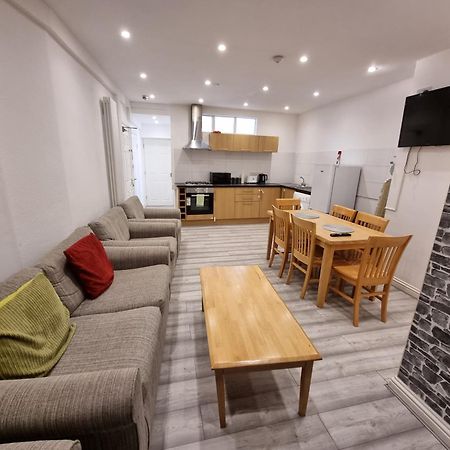 Entire Flat With Three Bedrooms N 2 เกรทยาร์มัธ ภายนอก รูปภาพ