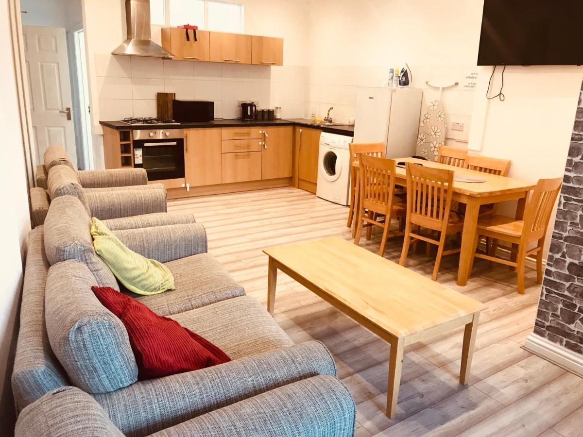 Entire Flat With Three Bedrooms N 2 เกรทยาร์มัธ ภายนอก รูปภาพ